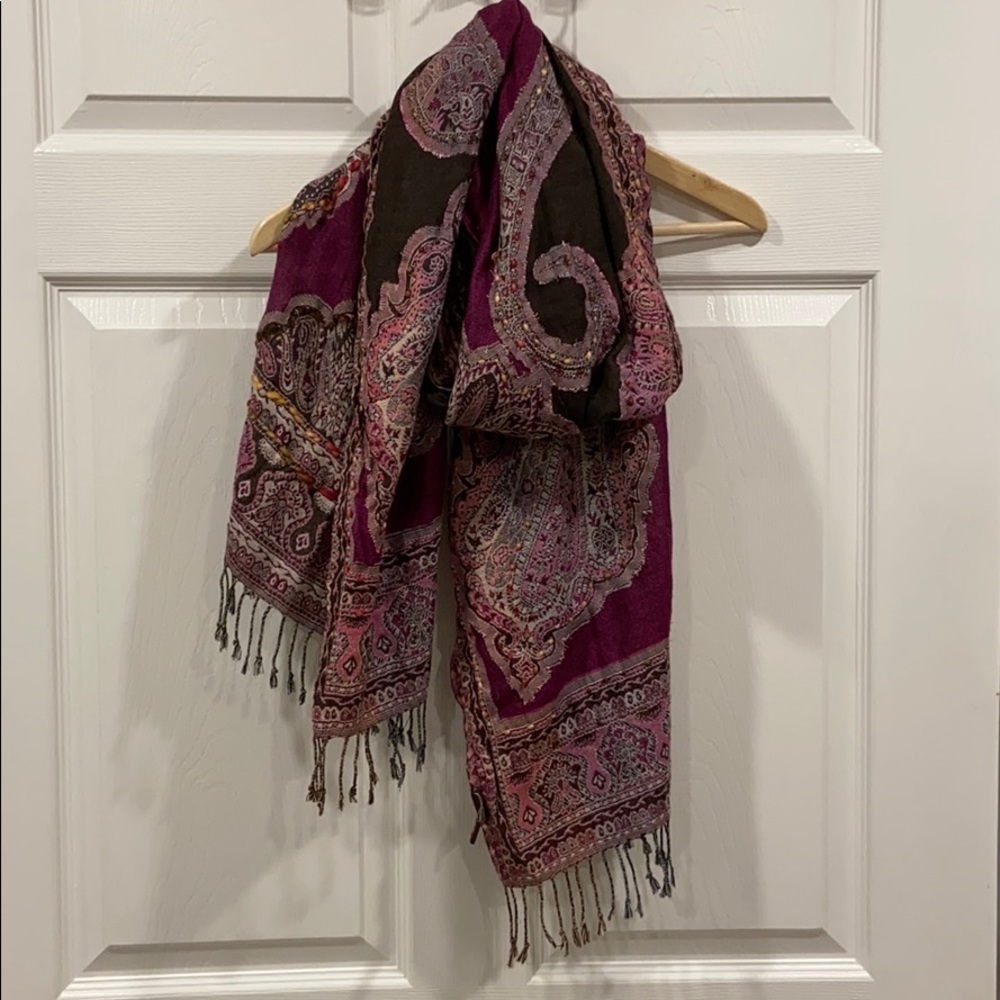 Raj Brand Berry Gray Abstract Scarf